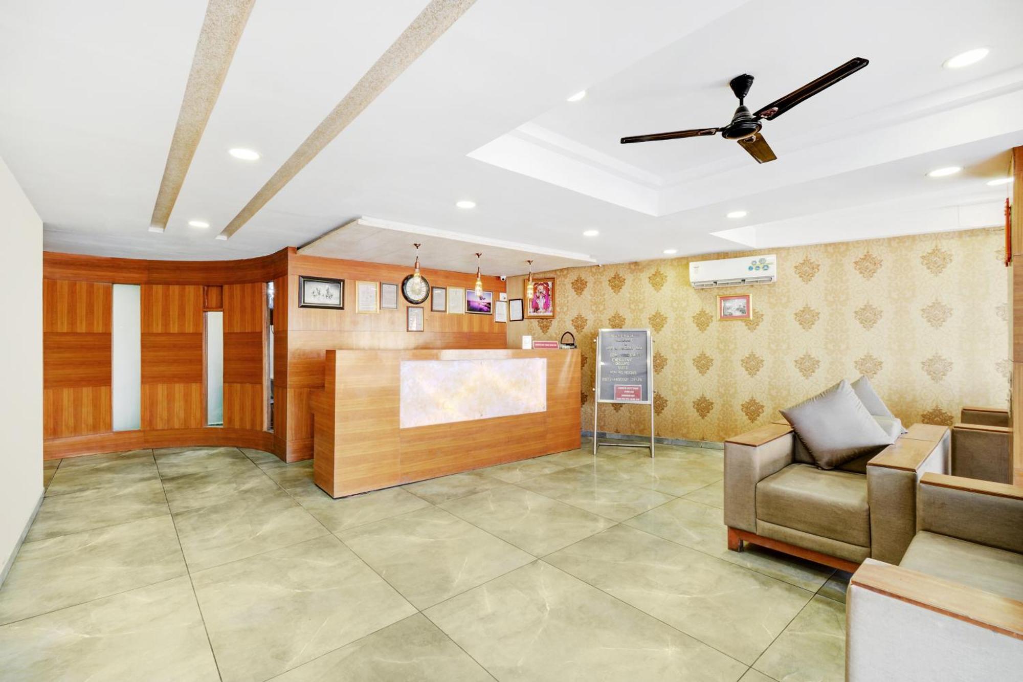 Hotel Desert Inn Tharad Exterior photo